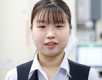 新井 穂乃香さん