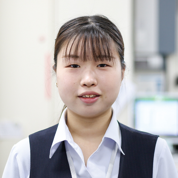 新井 穂乃香さん